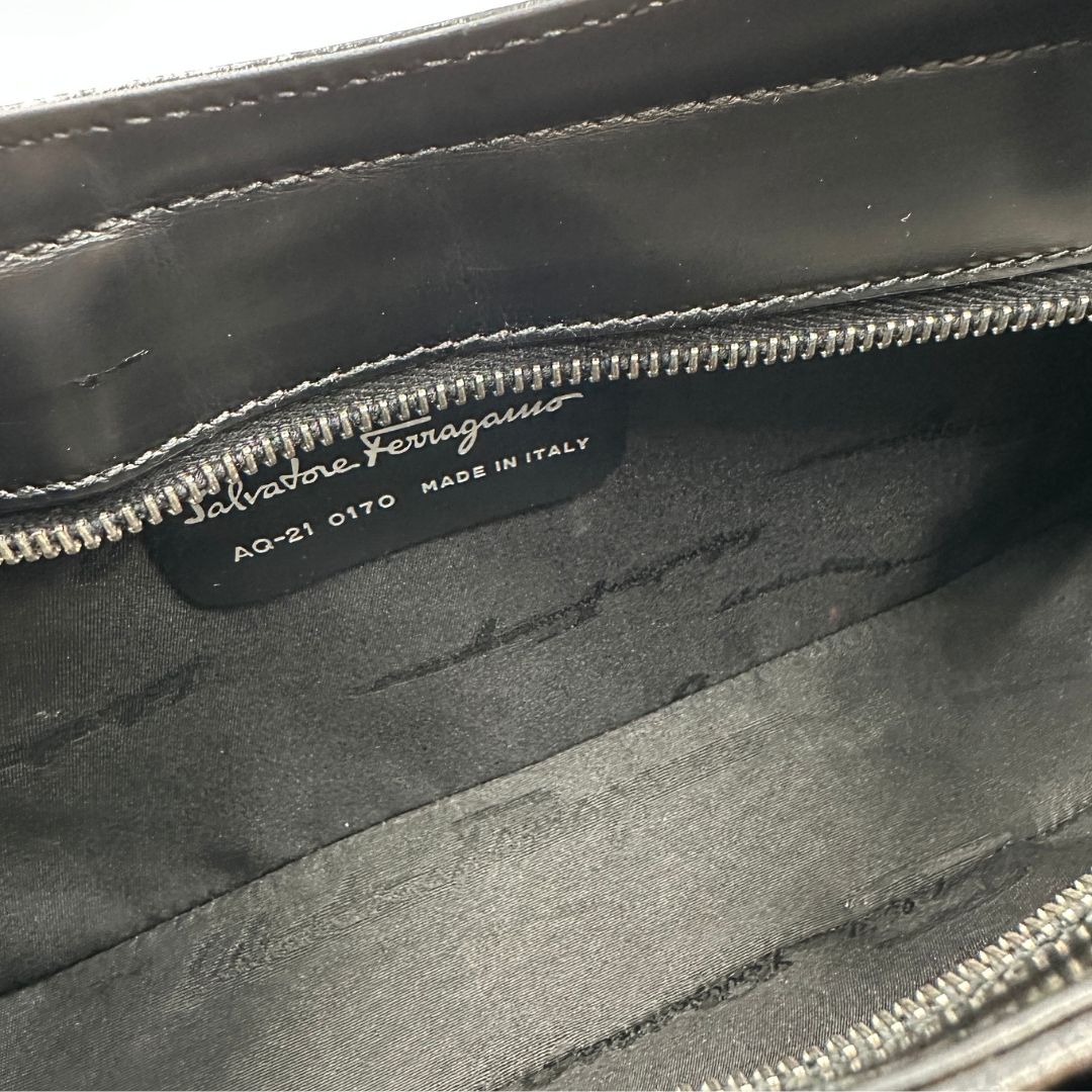 Hobo Salvatore Ferragamo nera
