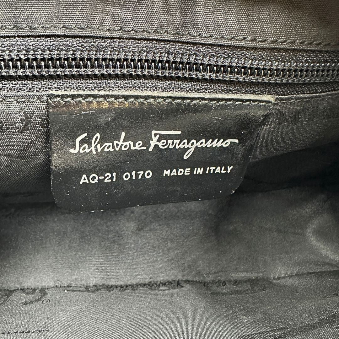 Hobo Salvatore Ferragamo nera