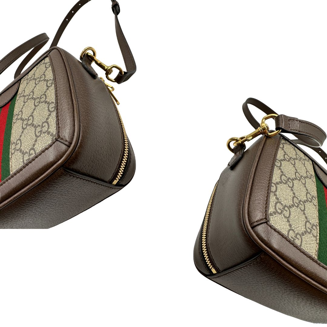 angoli Borsa Gucci in canvas GG Supreme con l'iconica striscia Web verde e rossa, di lusso, originale, ottime condizioni, usata 