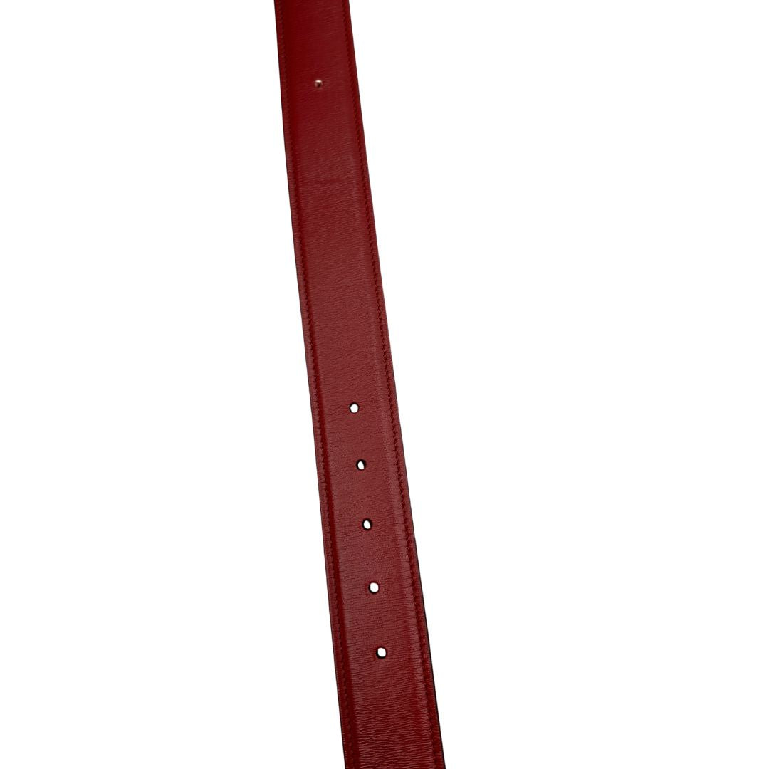 Cintura Gucci in pelle rossa con logo GG in metallo dorato, di lusso, originale, usata