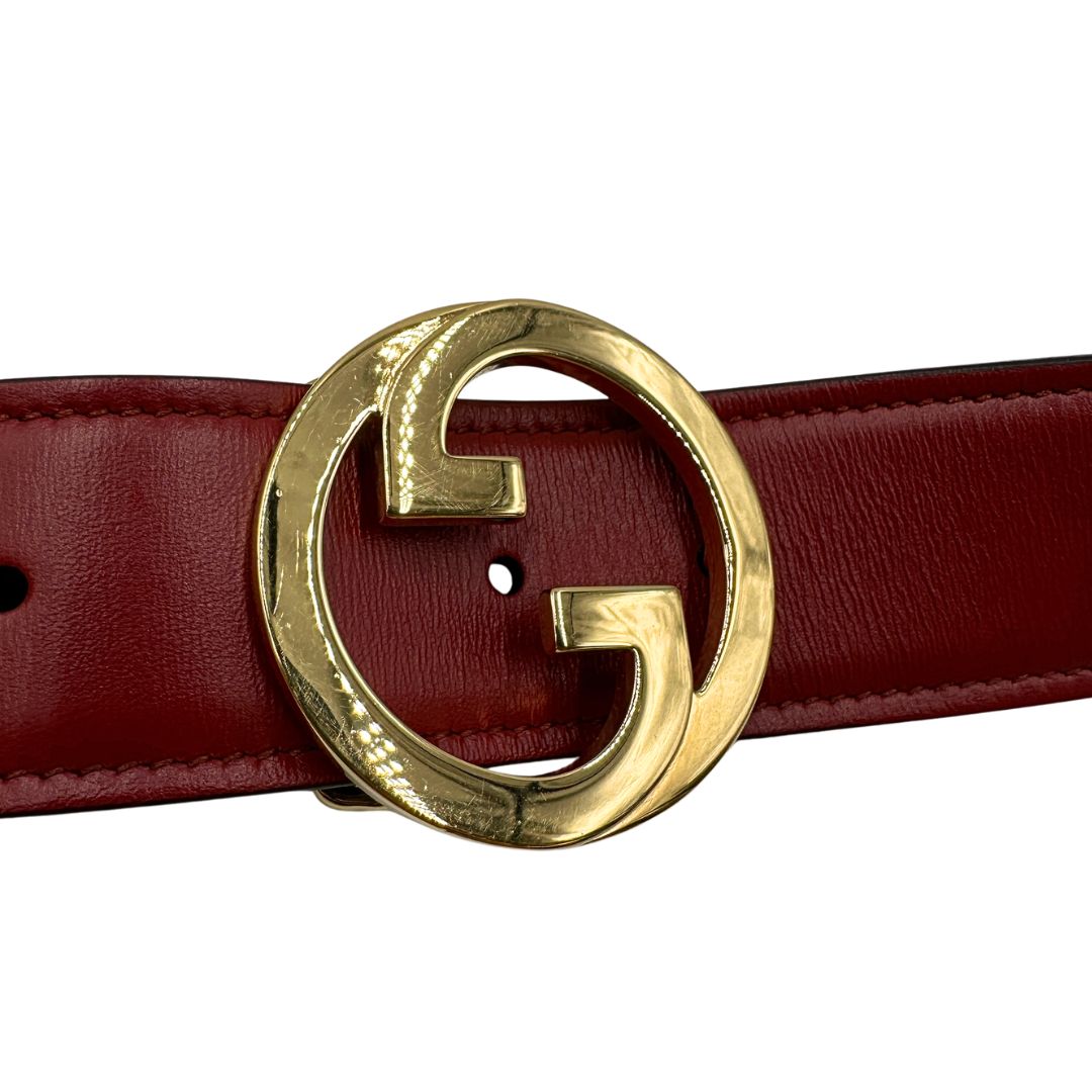 Cintura Gucci in pelle rossa con logo GG in metallo dorato, di lusso, originale, usata