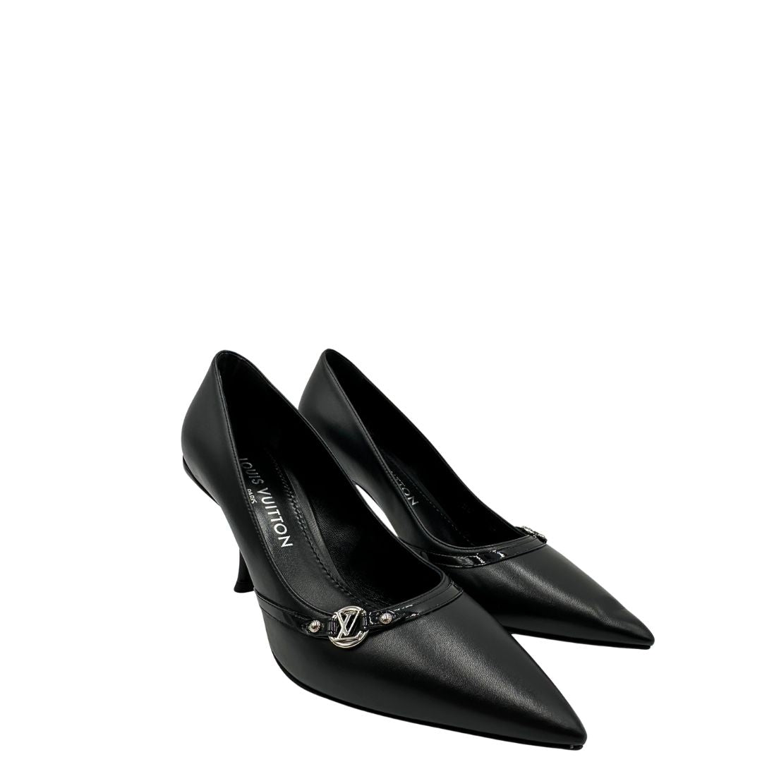 Décolleté 6AM LV in morbida pelle di agnello nera, caratterizzate dall'elegante linea affusolata a punta, di lusso, originale, usata