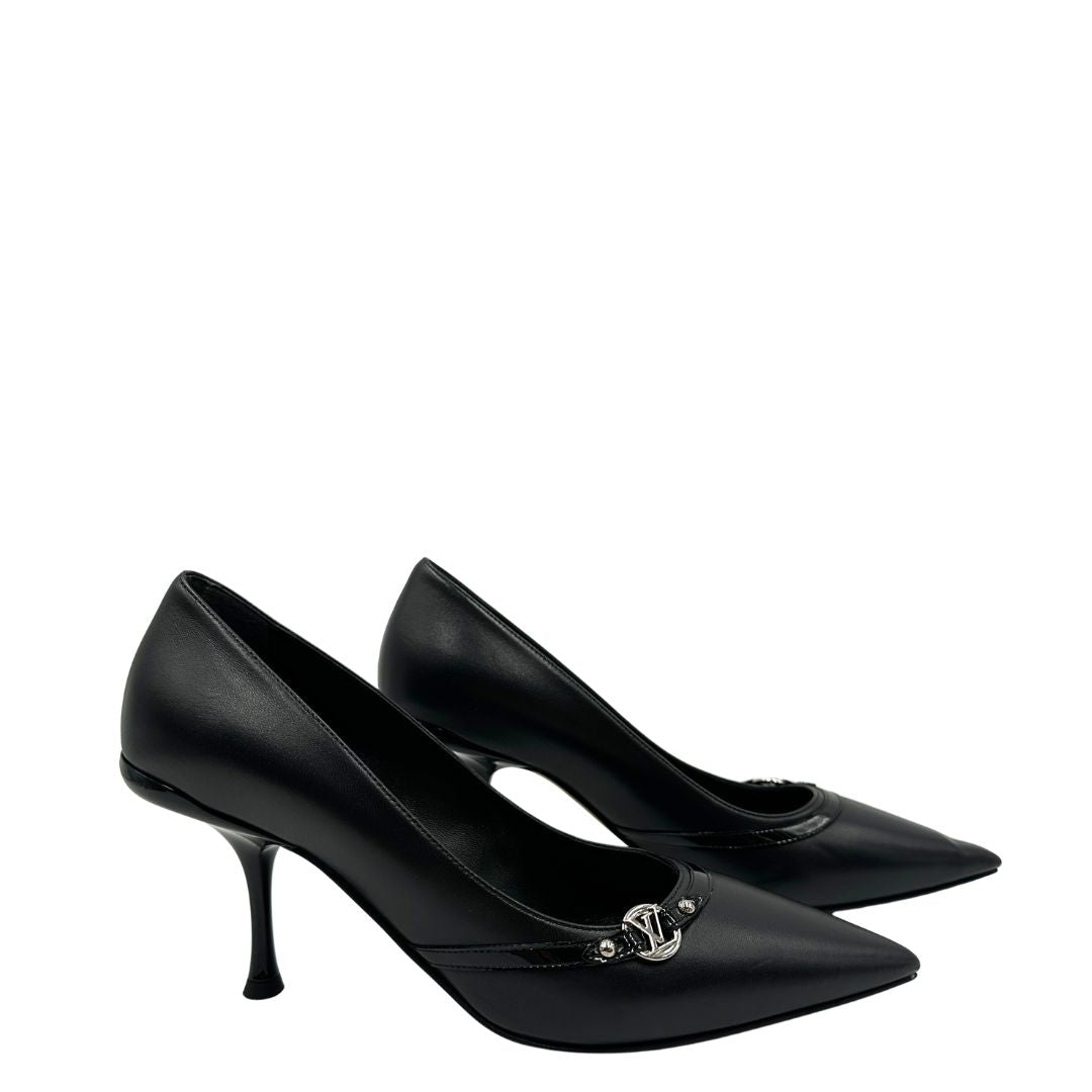 Décolleté 6AM LV in morbida pelle di agnello nera, caratterizzate dall'elegante linea affusolata a punta, di lusso, originale, usata