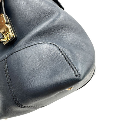 Borsa Tod's in pelle blu indossabile a tracolla, a spalla o a mano. Originale, usata, di lusso, in ottime condizioni.