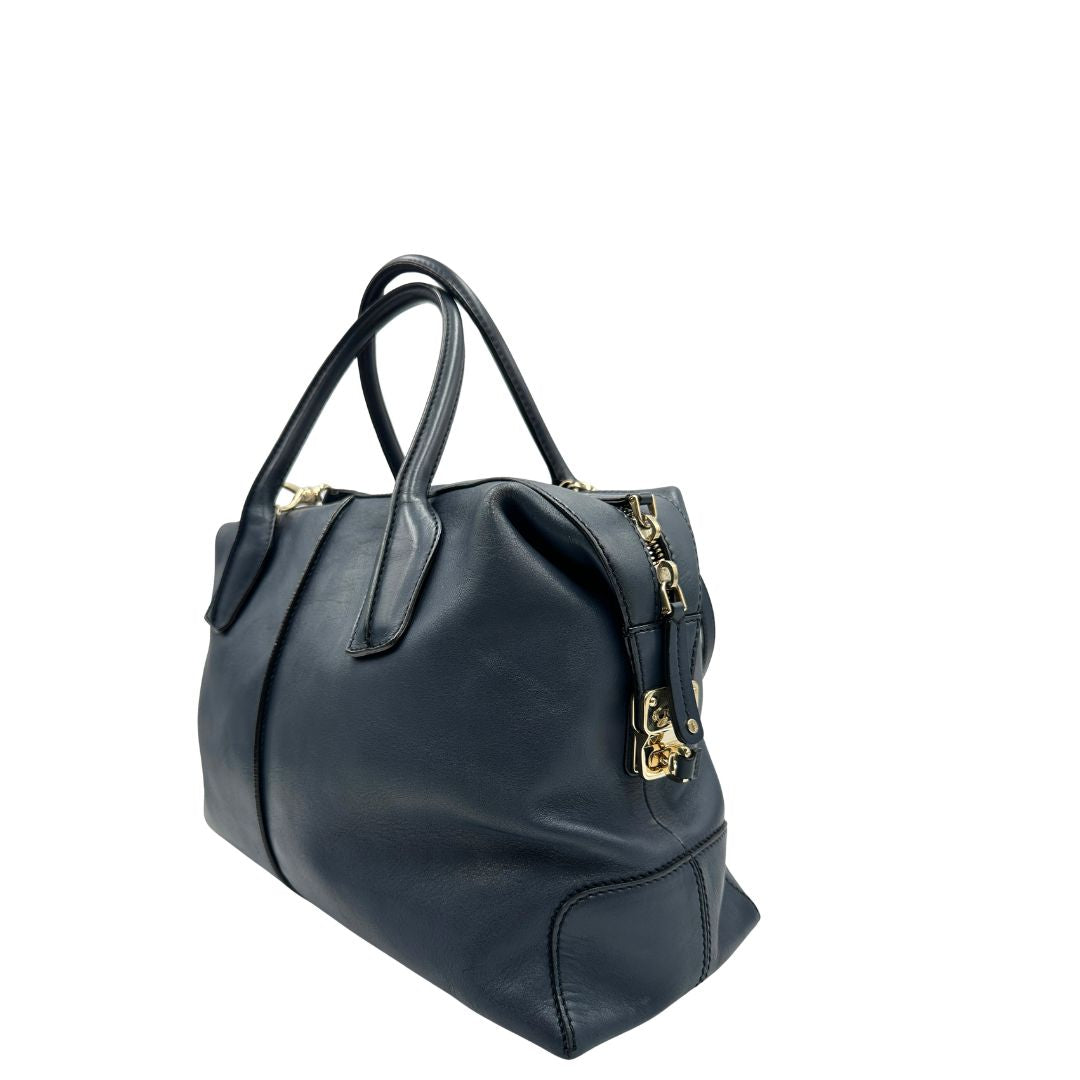 Lato, Borsa Tod's in pelle blu indossabile a tracolla, a spalla o a mano. Originale, usata, di lusso, in ottime condizioni.