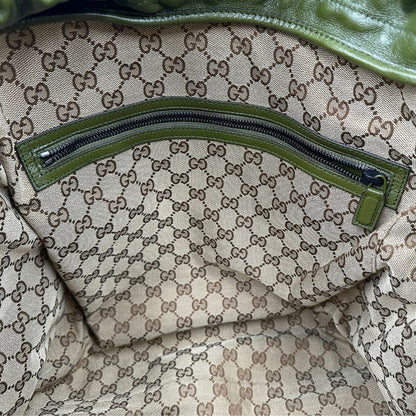 interno  Tote Gucci Monochrome Double G Drawstring in pelle verde con manici regolabili, di lusso, originale, ottime condizioni, usata