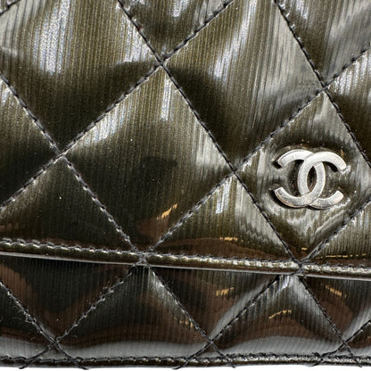 WOC Chanel in pelle verniciata in trama trapuntata verde petrolio e hardware argento, di lusso, originale, ottime condizioni