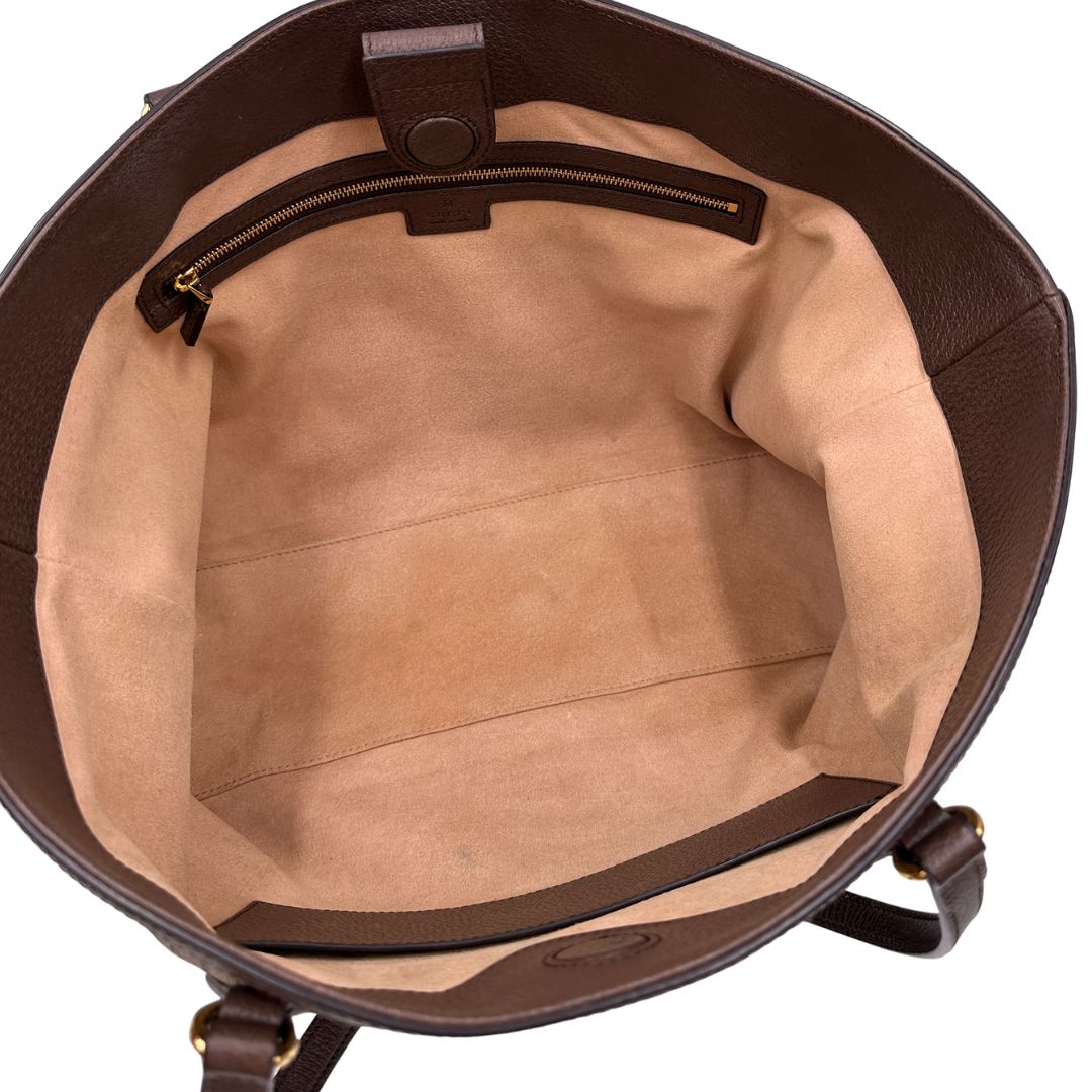 interno Borsa Gucci realizzata in canvas GG, di lusso, originale, ottime condizioni, usata 
