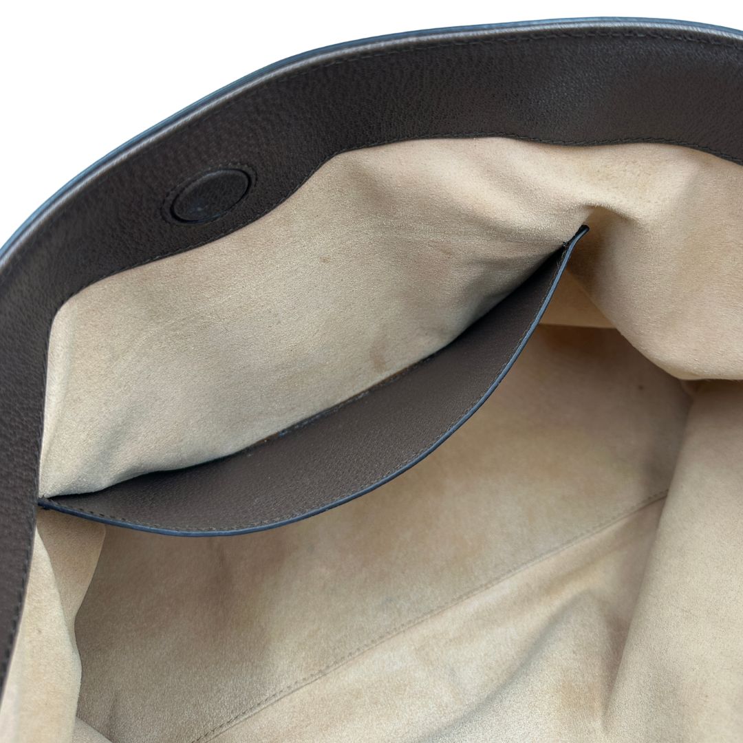 interno Borsa Gucci realizzata in canvas GG, di lusso, originale, ottime condizioni, usata 