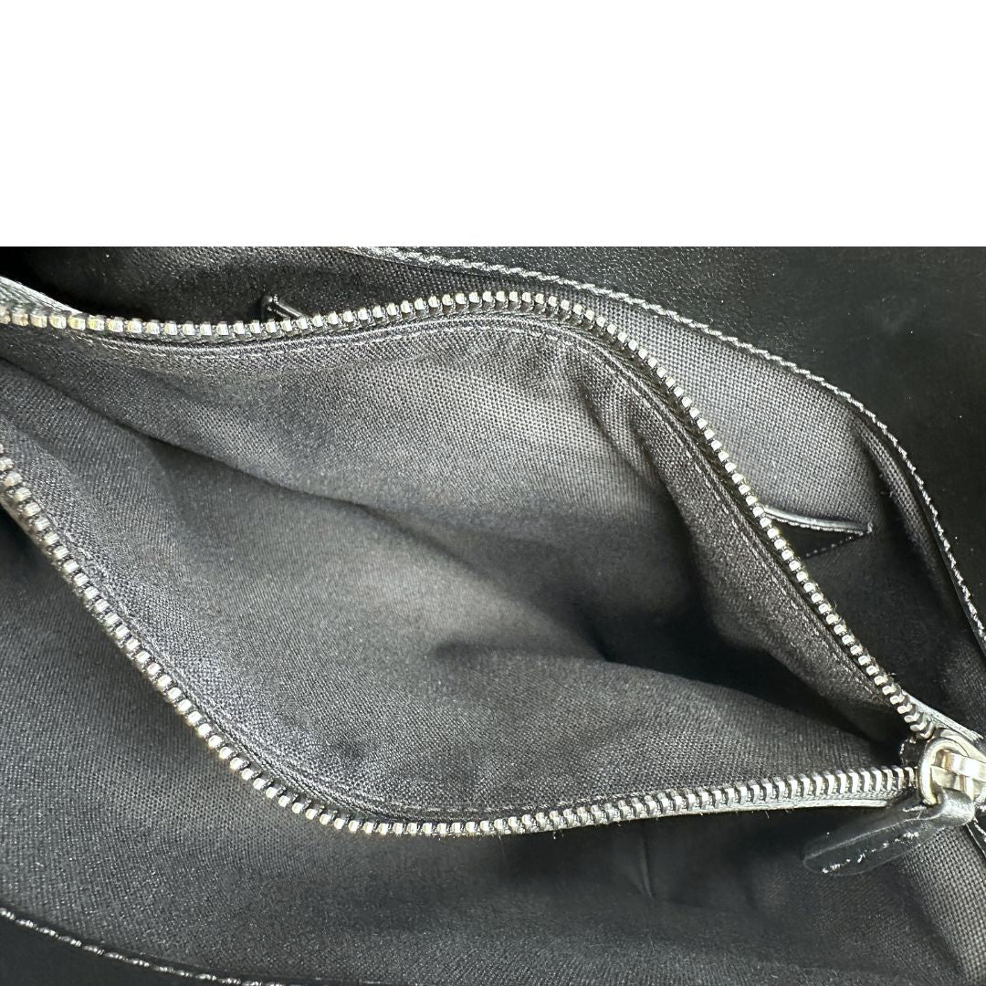 interno Borsa Hogan H-Bag in pelle nera munita di doppi manici, indossabile a spalla, di lusso, originale, ottime condizioni, usata 