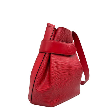 lato Borsa realizzata nell'iconica pelle Epi di colore rosso, di lusso, originale, ottime condizioni, usata 