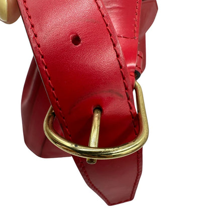 Borsa realizzata nell'iconica pelle Epi di colore rosso, di lusso, originale, ottime condizioni, usata