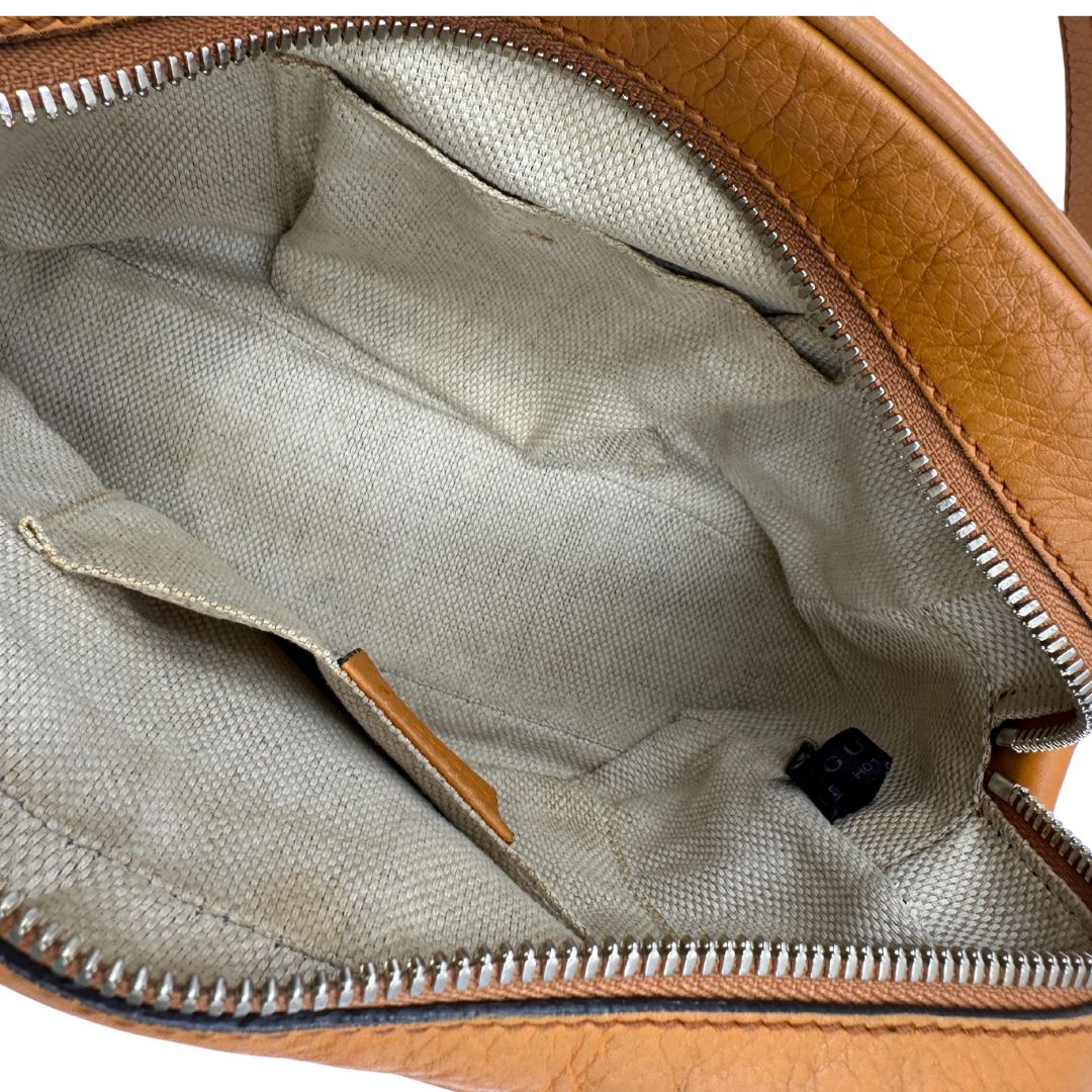 interno Borsa Gucci Soho in pelle martellata color curcuma, di lusso, originale, usata, buone condizioni