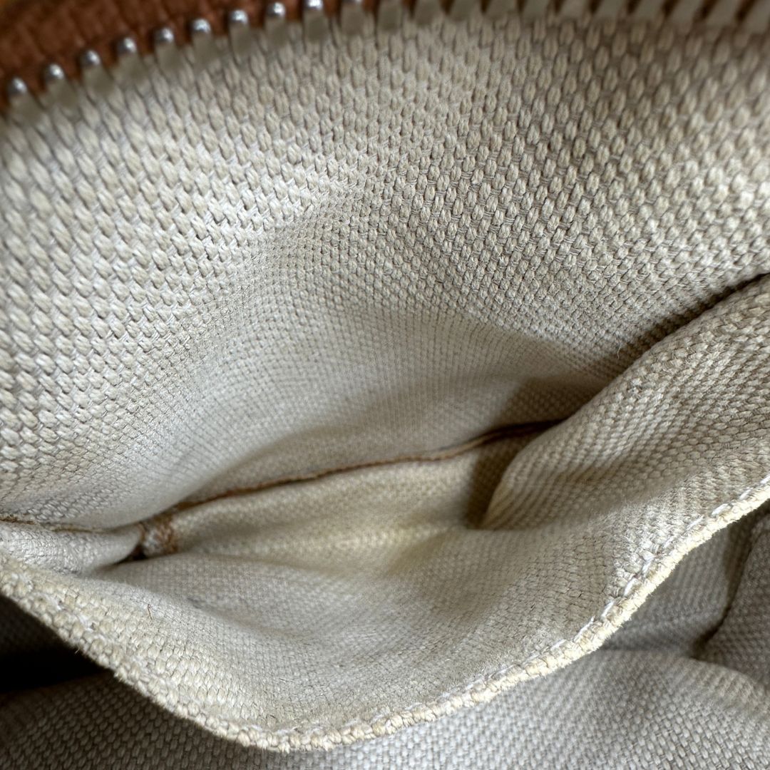 interno Borsa Gucci Soho in pelle martellata color curcuma, di lusso, originale, usata, buone condizioni