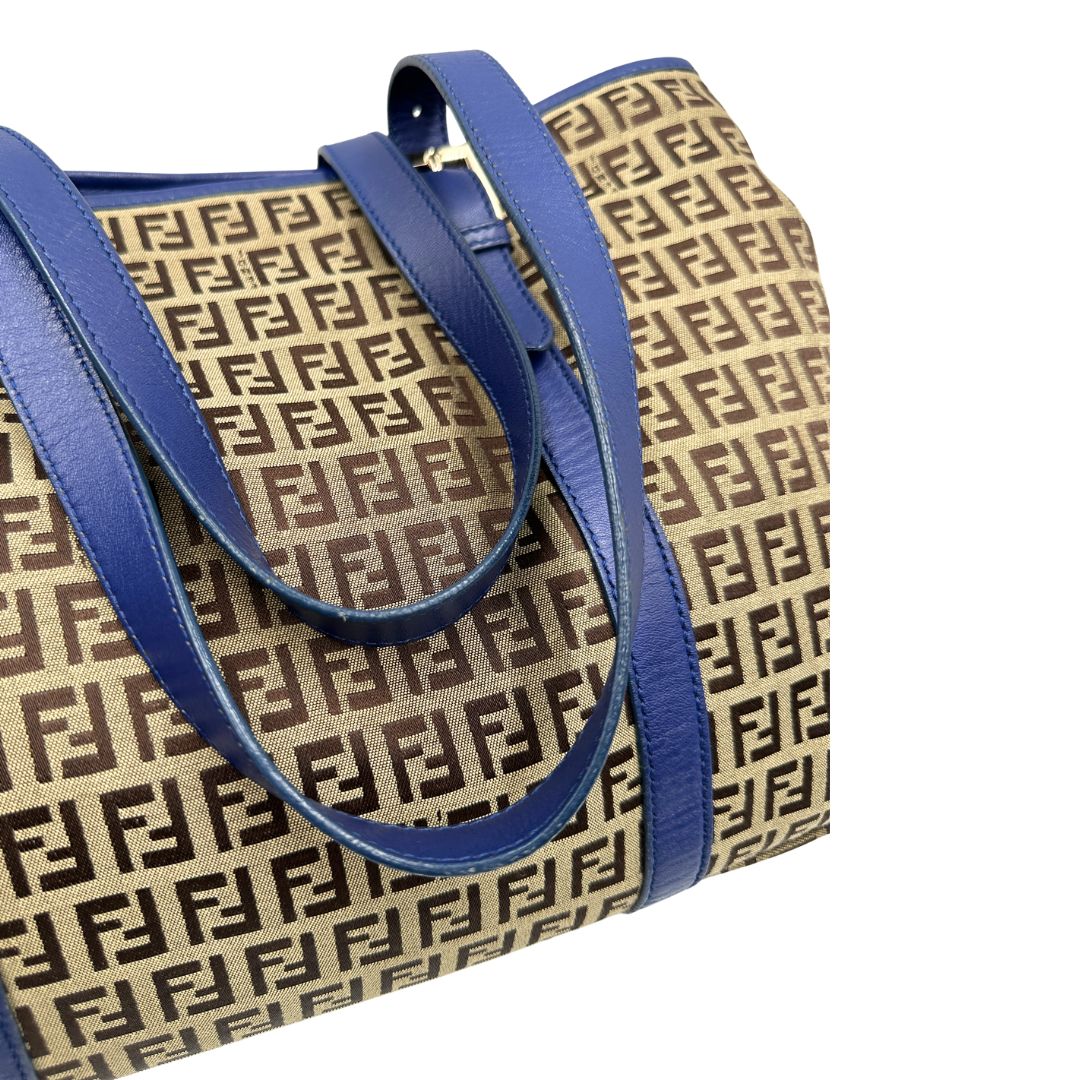 manici  Borsa Fendi in tessuto trama zucchino con finiture in pelle blu, di lusso, originale, ottime condizioni, usata 