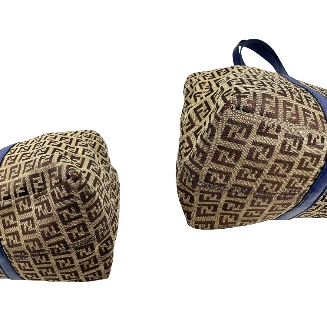 angoli  Borsa Fendi in tessuto trama zucchino con finiture in pelle blu, di lusso, originale, ottime condizioni, usata 