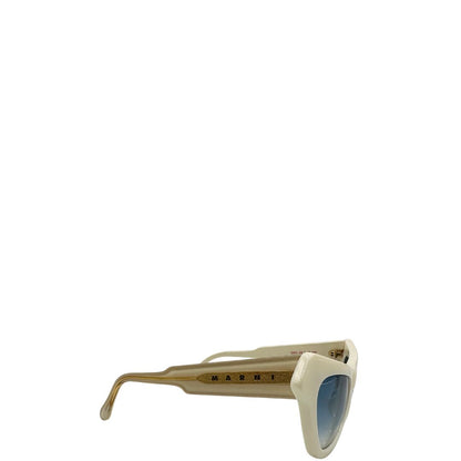 Occhiali da sole Marni in acetato color avorio con lenti sfumate blu e montatutra cat-eye. Originali, usati, di lusso, in ottime condizioni.