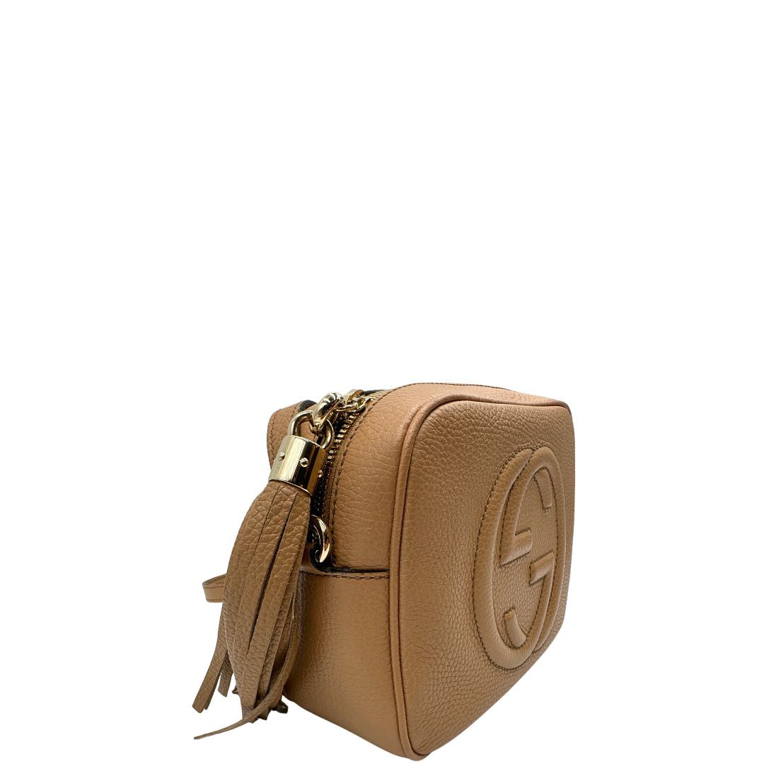 lato Borsa Gucci Soho in pelle martellata color sabbia, di lusso, eccellenti condizioni, usata 