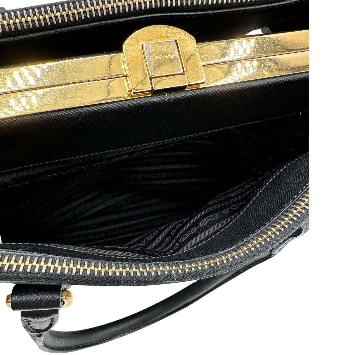 interno  Borsa Prada in pelle saffiano nera, di lusso, originale, ottime condizioni, usata  