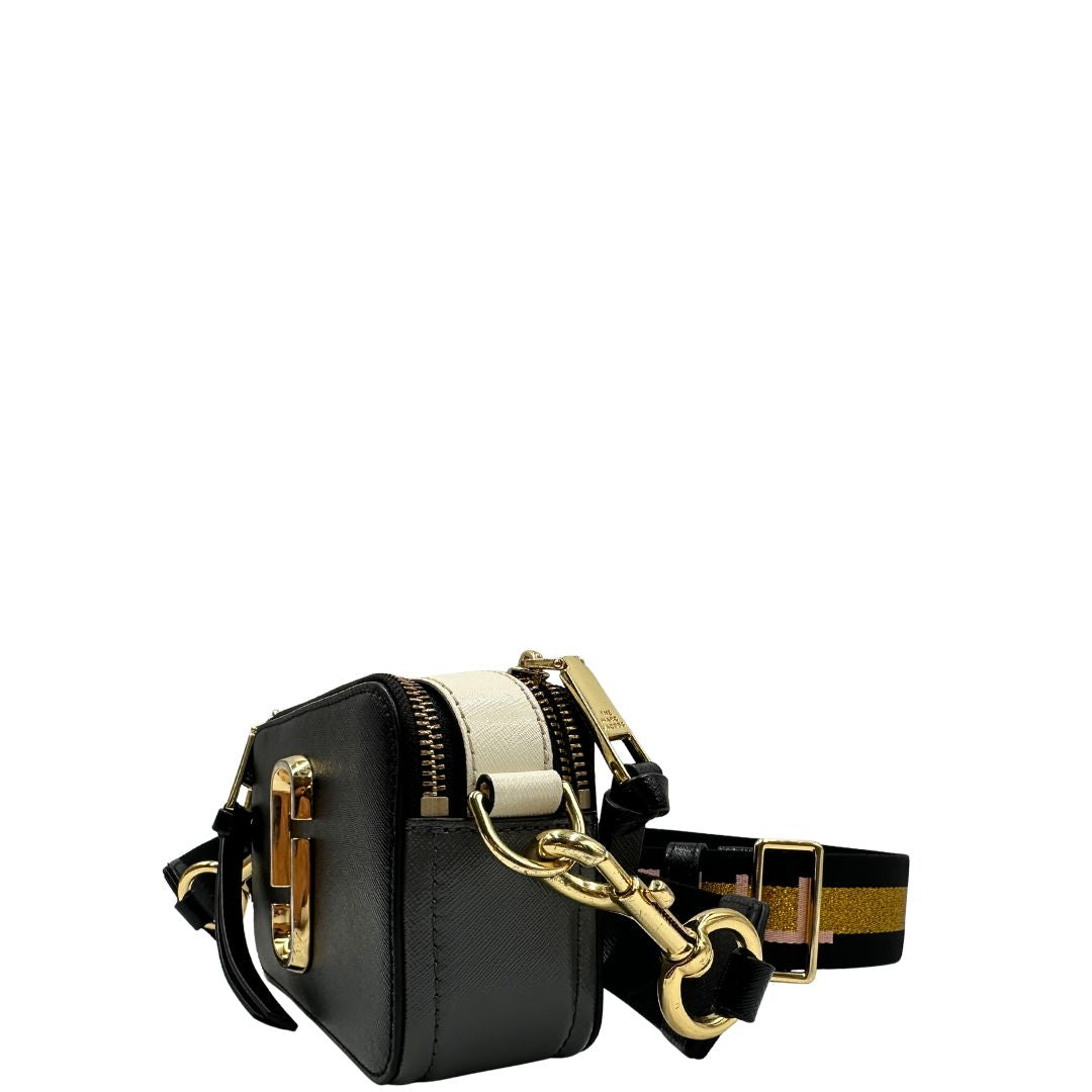lato  Borsa Marc Jacobs in pelle nera e bianca 