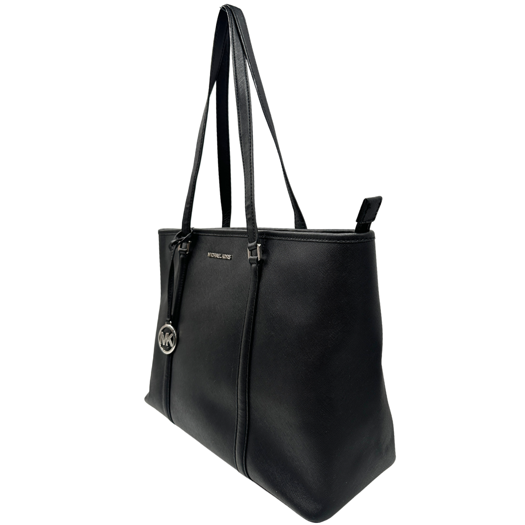 lato  Shopper Temple MK in pelle saffiano nera