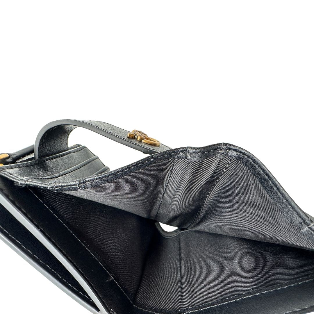 Portafoglio Pinko in pelle nera con hardware dorato, di lusso, eccellenti condizioni