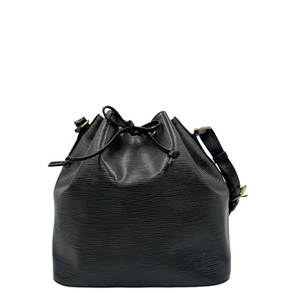Front, Secchiello Noé Louis Vuitton in pelle Epi nera con parti metalliche dorate e manico regolabile con fibbia. Indossabile a spalla.