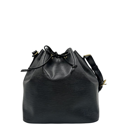 Front, Secchiello Noé Louis Vuitton in pelle Epi nera con parti metalliche dorate e manico regolabile con fibbia. Indossabile a spalla.