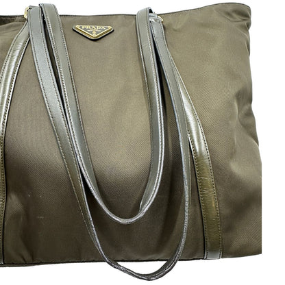 manici Borsa Prada in nylon verde 