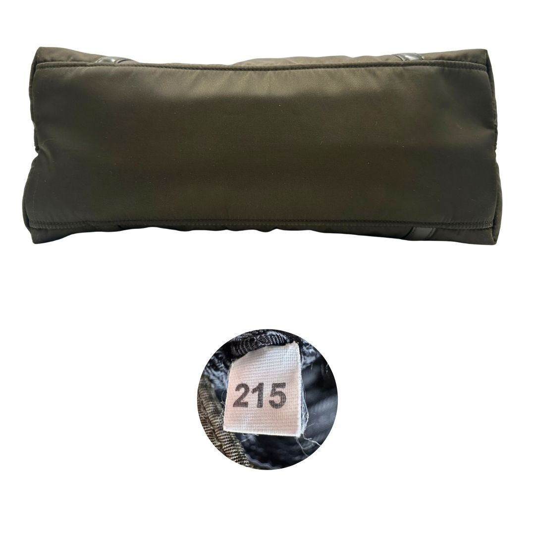 base Borsa Prada in nylon verde 