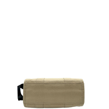 Base, Borsa Marc Jacobs in tessuto color sabbia nella versione small. Indossabile a tracolla oppure a mano. Originale, usata, di lusso, in ottime condizioni 