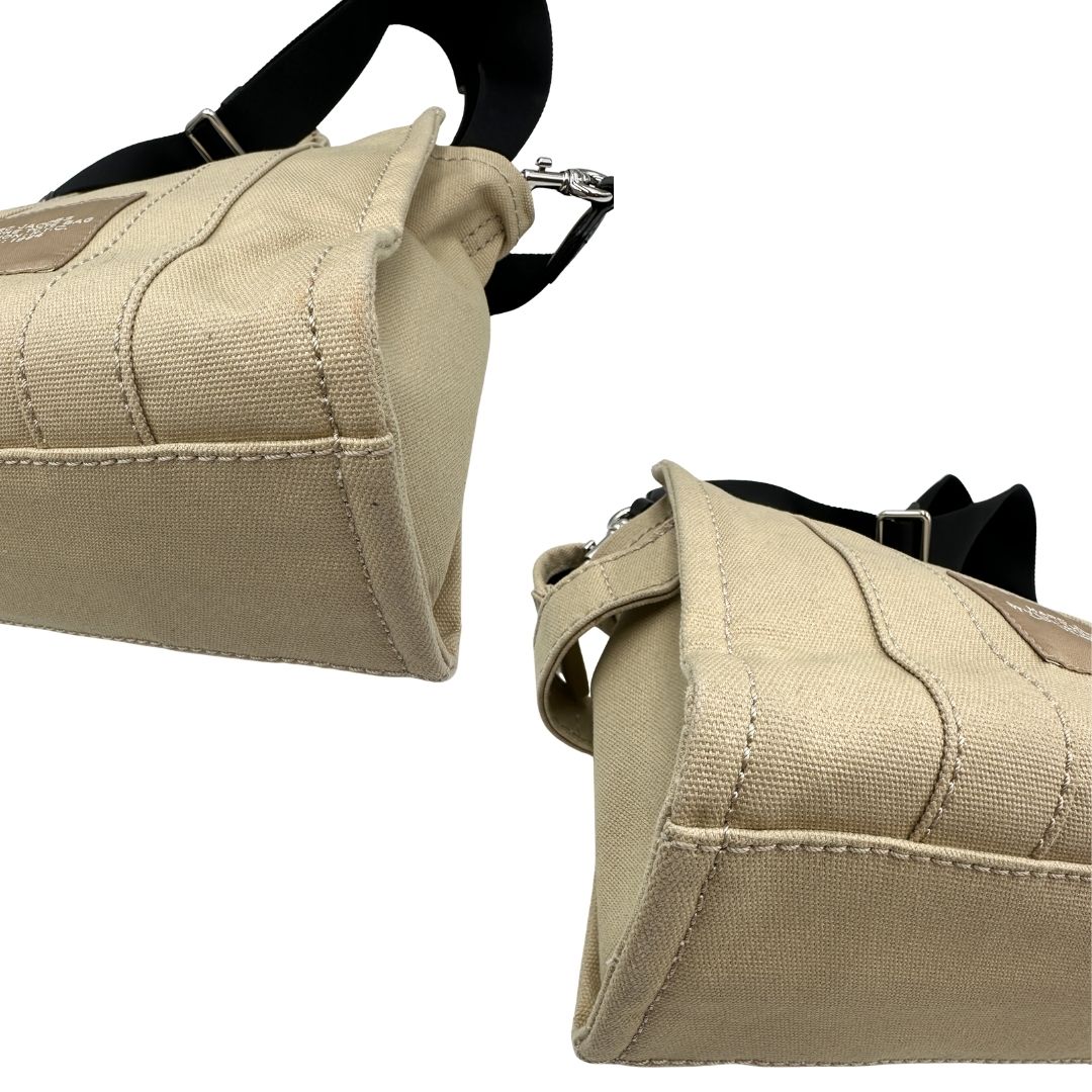 Angoli, Borsa Marc Jacobs in tessuto color sabbia nella versione small. Indossabile a tracolla oppure a mano. Originale, usata, di lusso, in ottime condizioni 