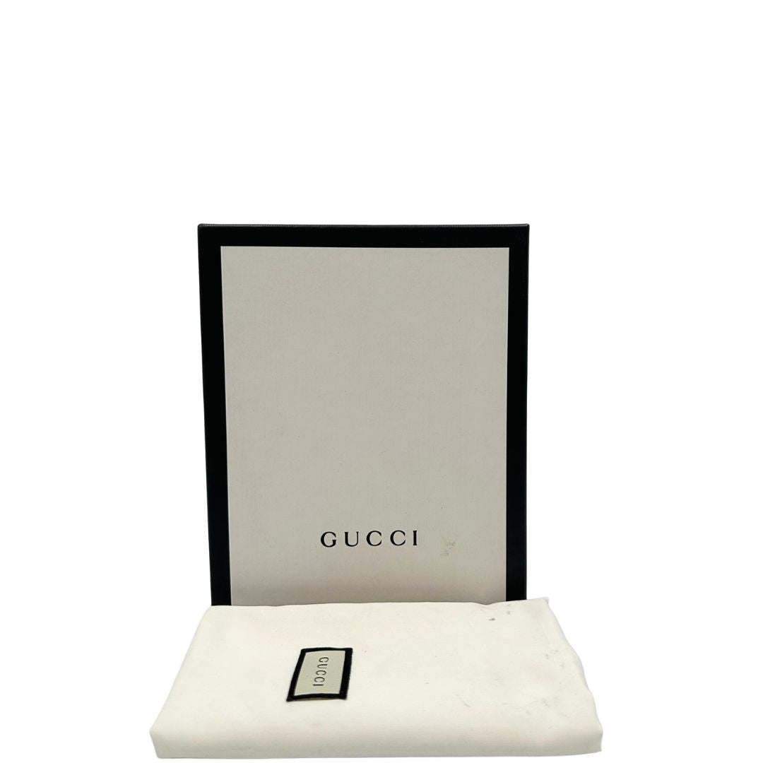 corredo Borsa Gucci Marmont nella versione mini in pelle rossa 