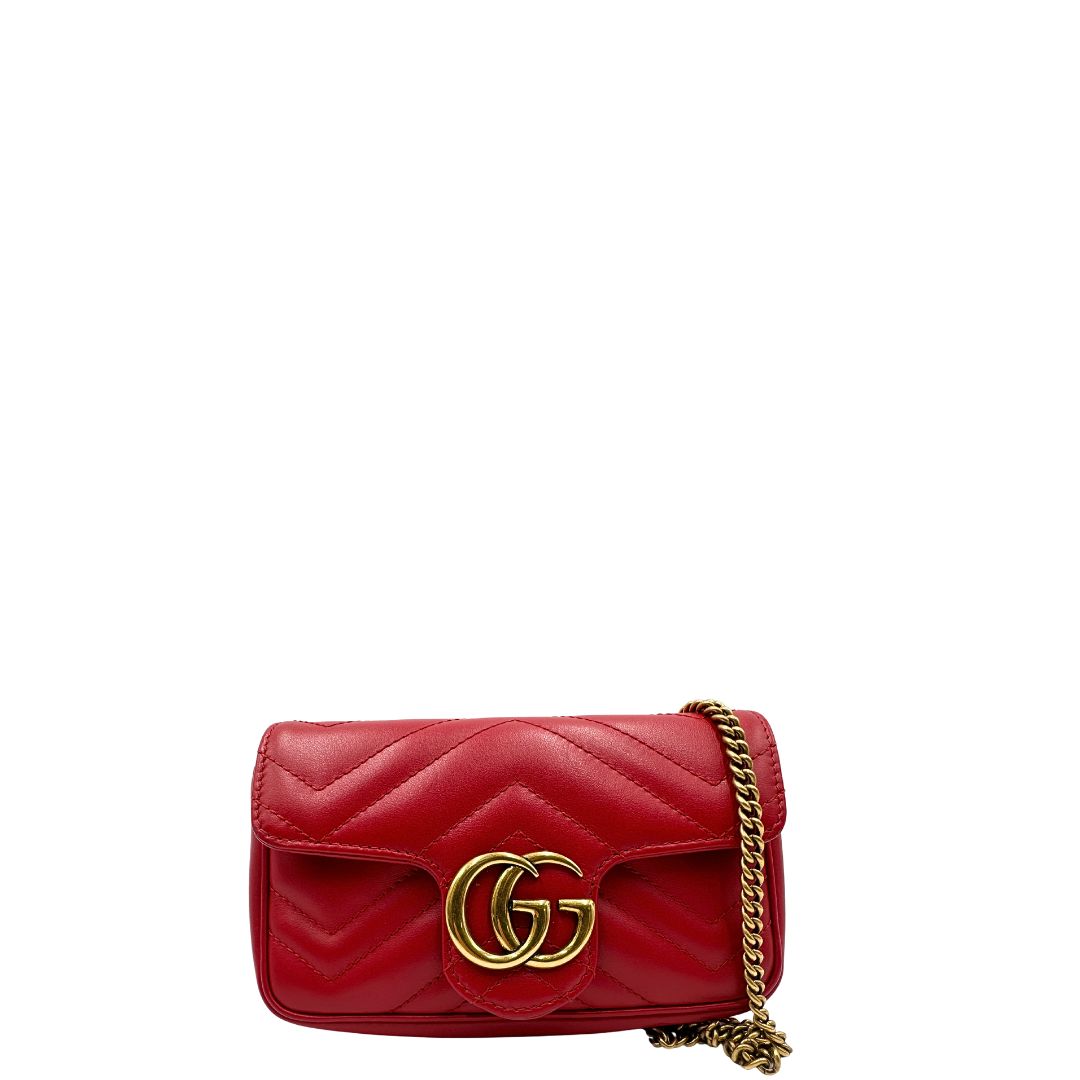 front Borsa Gucci Marmont nella versione mini in pelle rossa  