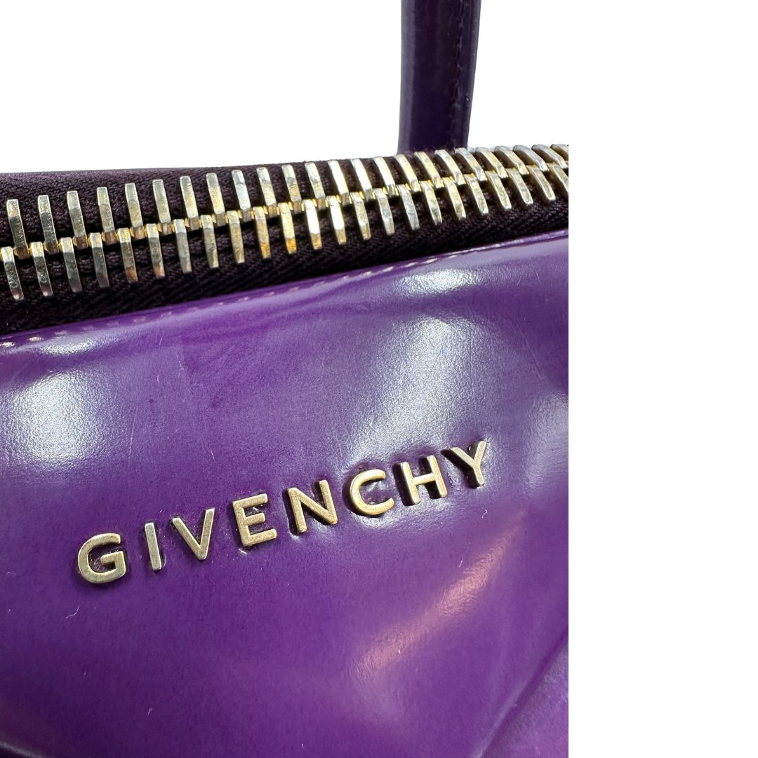 Antigona Givenchy in pelle spazzolata viola