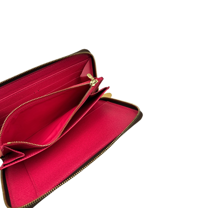 Interno, Portafoglio Louis Vuitton in tela Monogram marrone personalizzato con strisce verticali fucsia e bianco e le iniziali LS. Originale, usato, di lusso, in ottime condizioni.