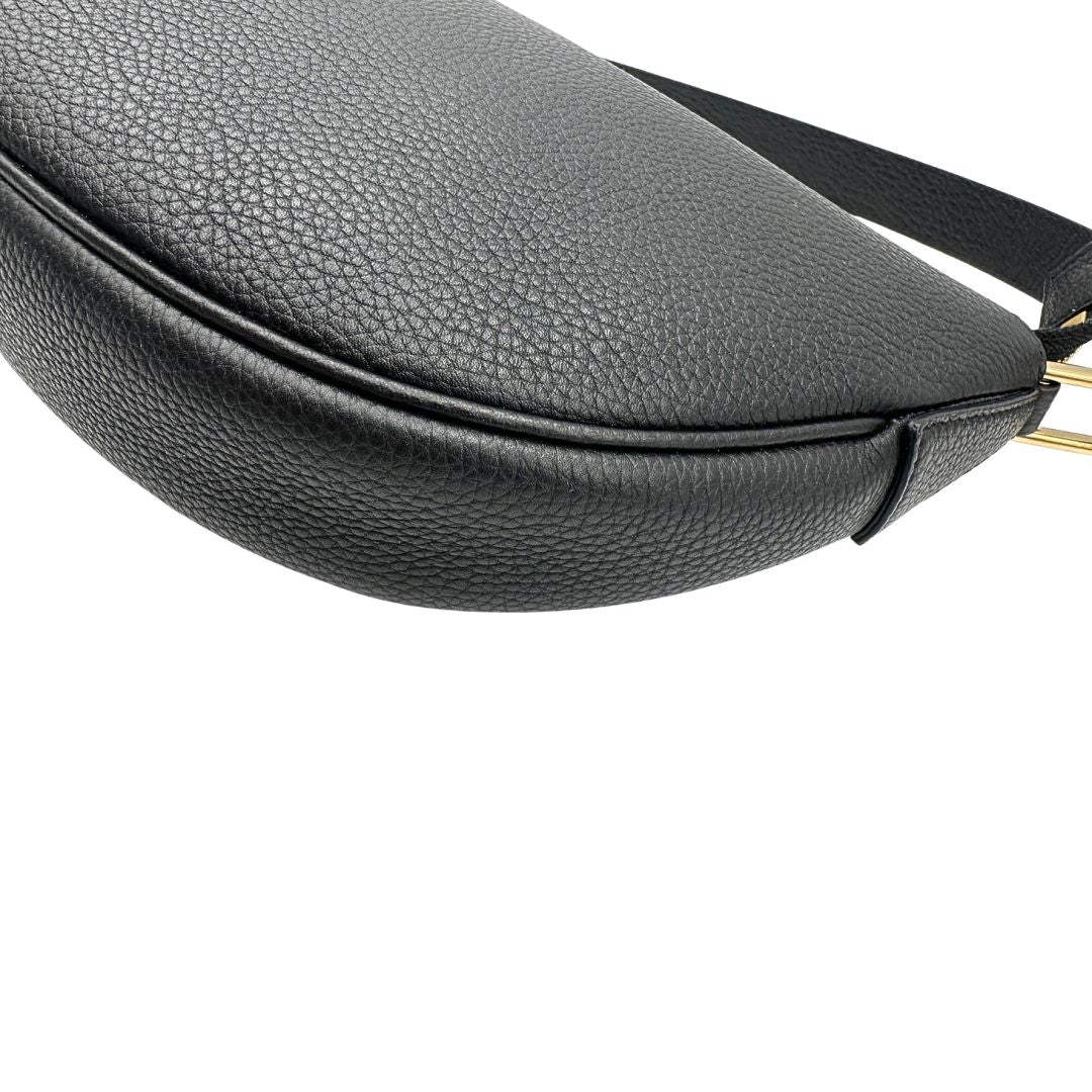 angolo Borsa Salvatore Ferragamo in pelle nera con hardware dorato 