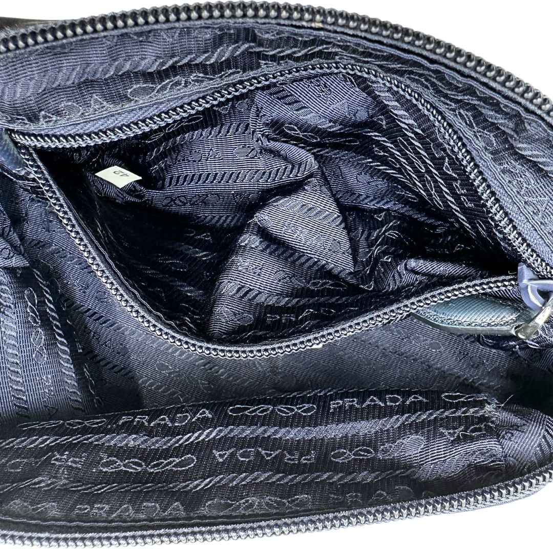 interno Pouch Prada in nylon blu  