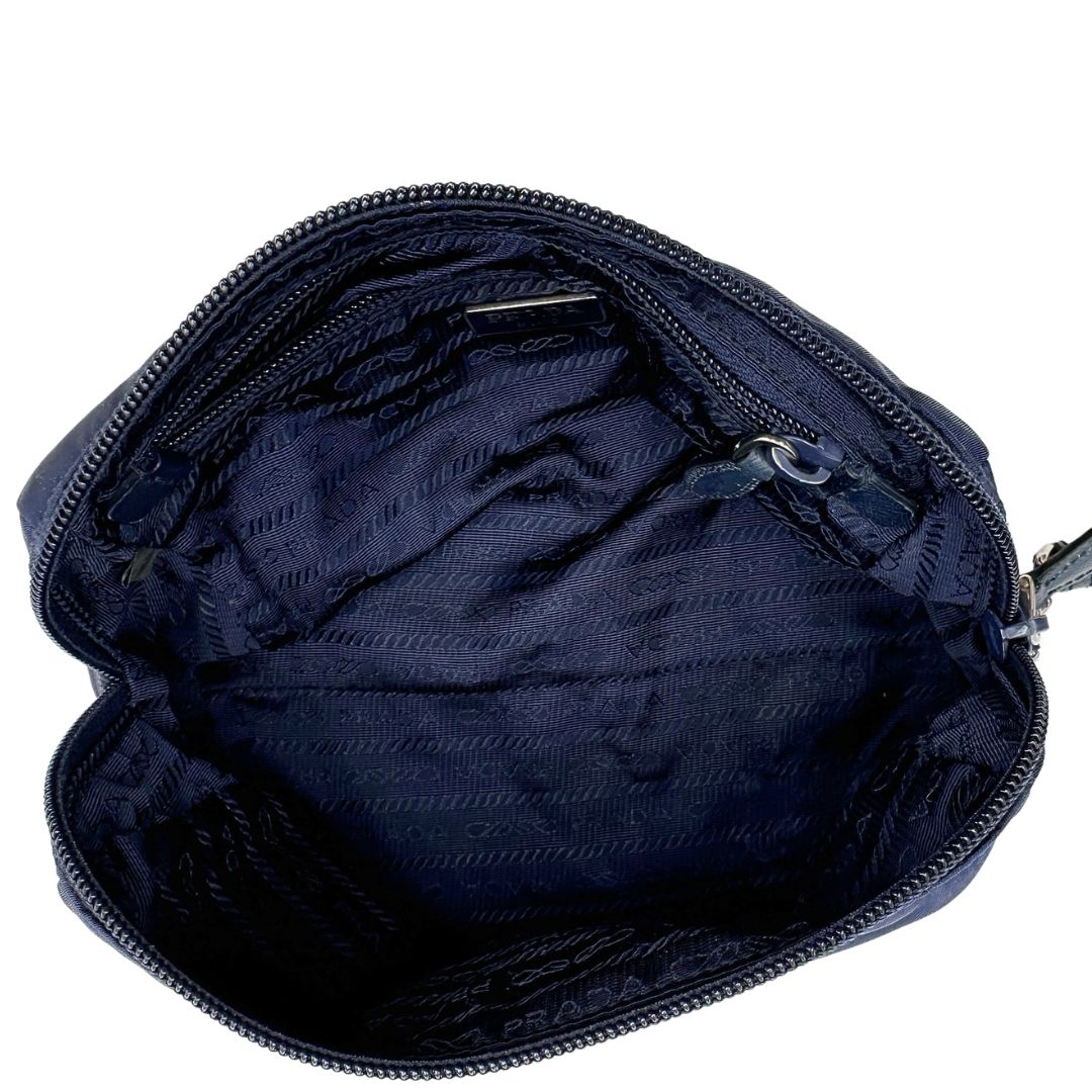interno Pouch Prada in nylon blu  