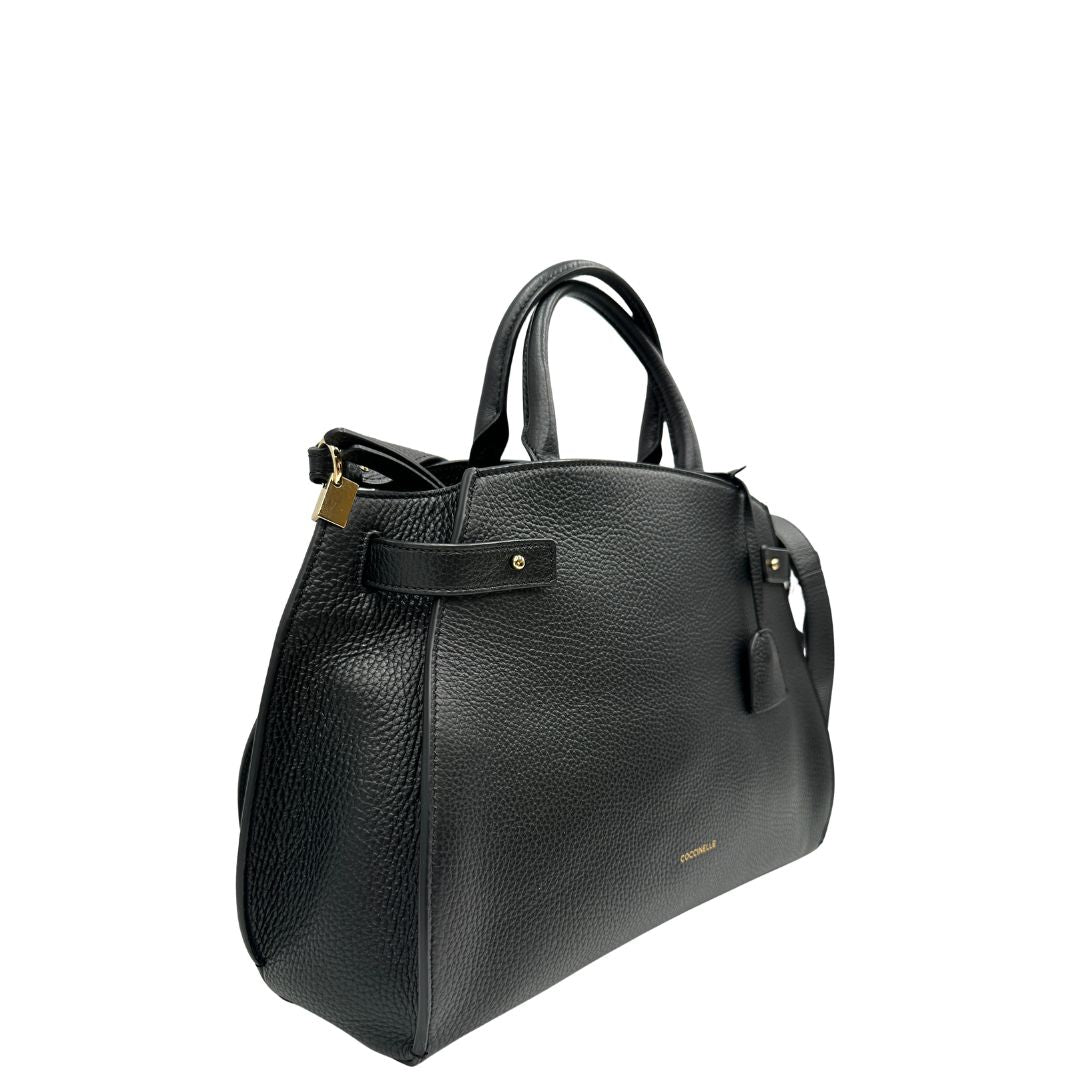 lato  Borsa Coccinelle in pelle martellata nera, di lusso, originale