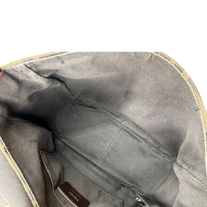 Messenger media Fendi Zucca