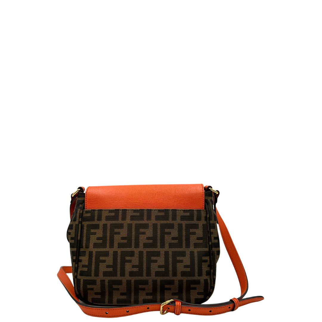 Messenger media Fendi Zucca