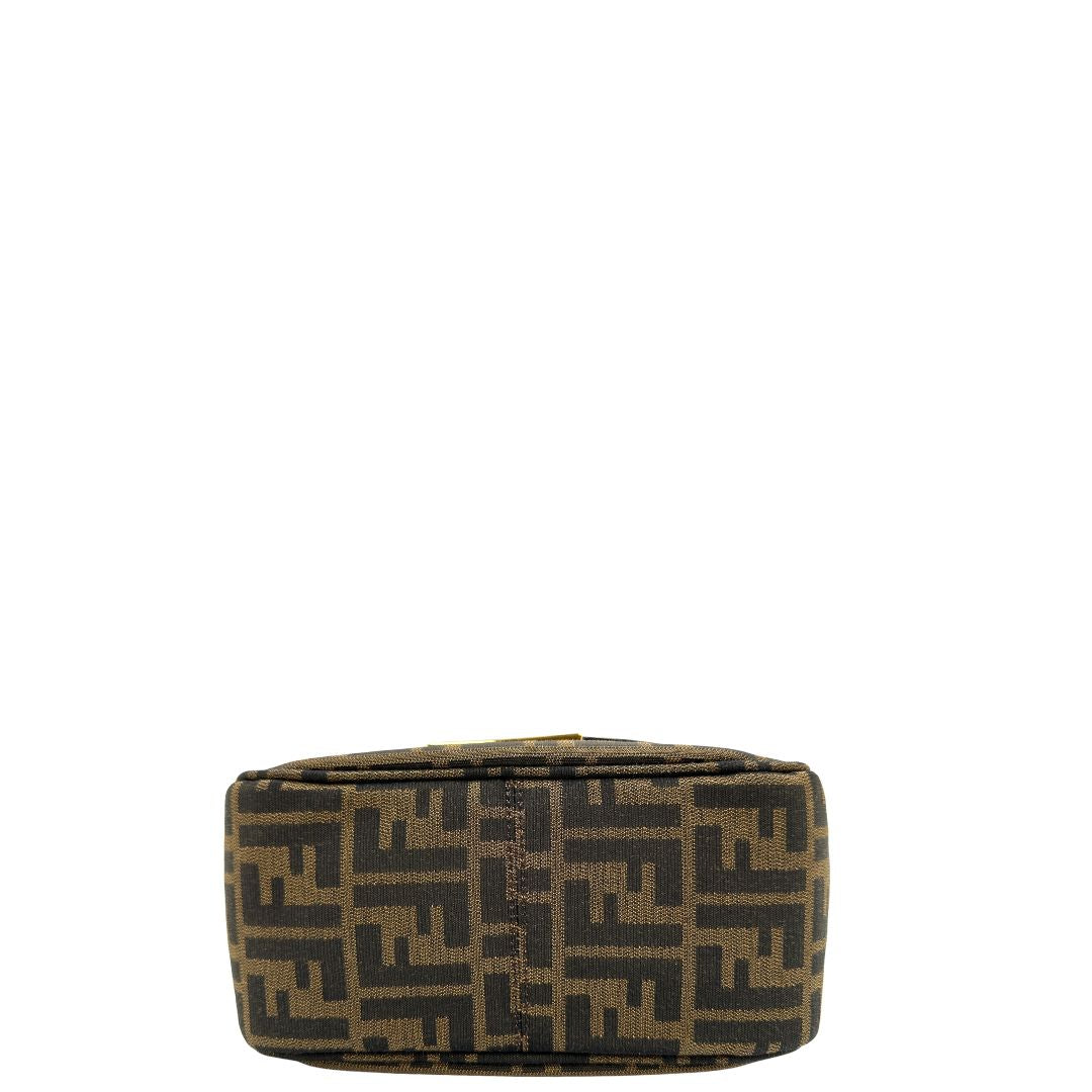 Messenger media Fendi Zucca