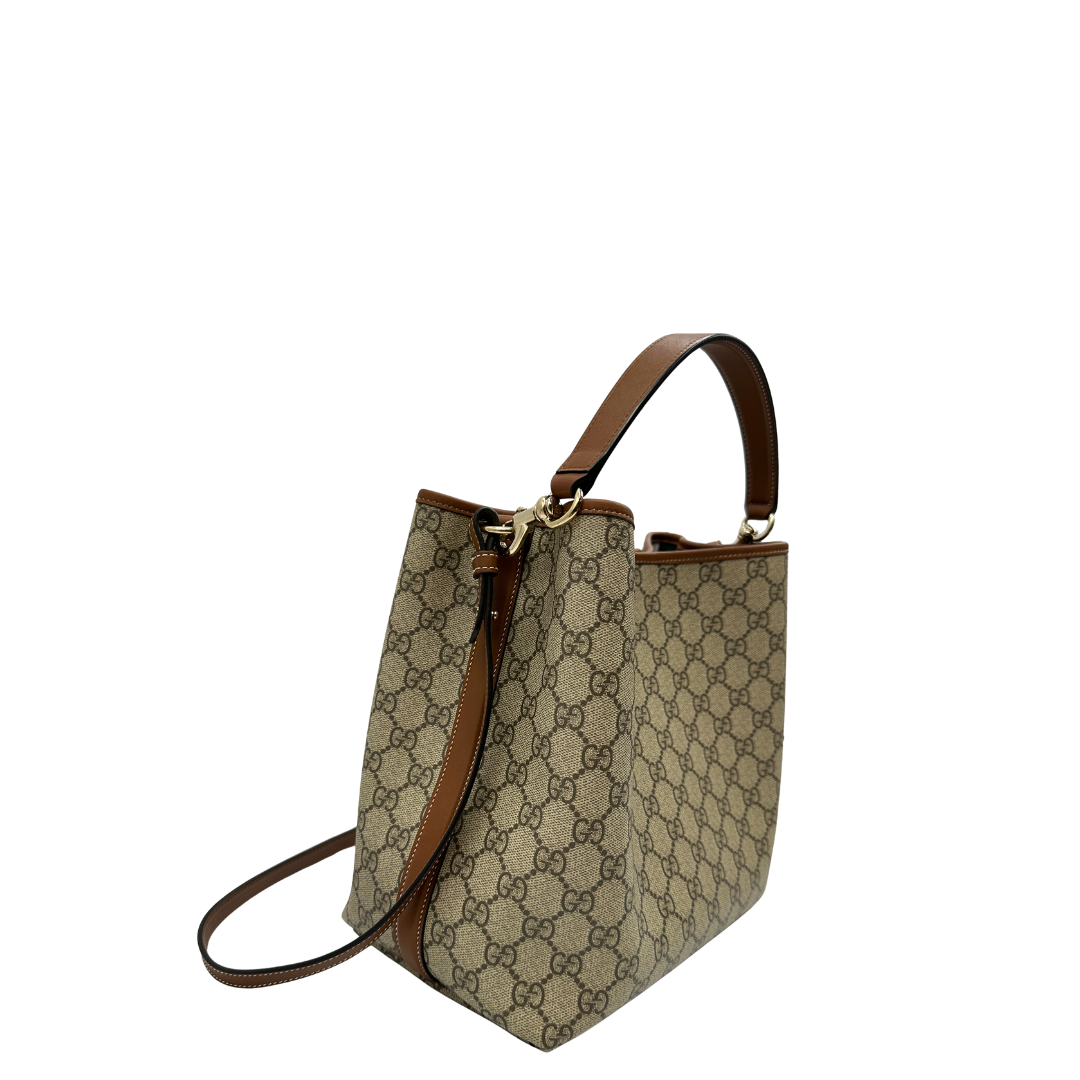 Secchiello Gucci GG Supreme in pelle beige