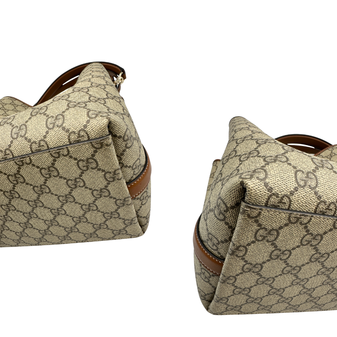 Secchiello Gucci GG Supreme in pelle beige
