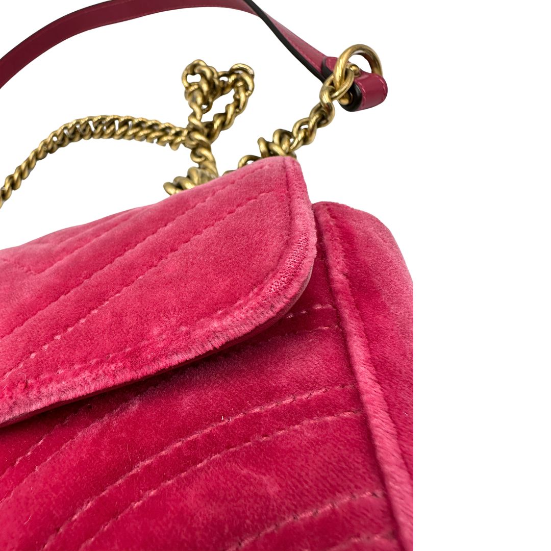 Borsa Gucci Marmont velvet media in velluto rosa