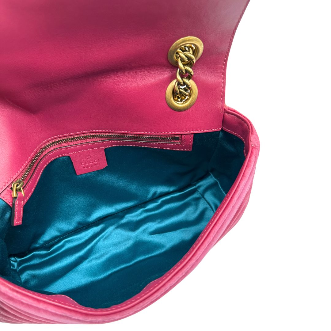 Borsa Gucci Marmont velvet media in velluto rosa