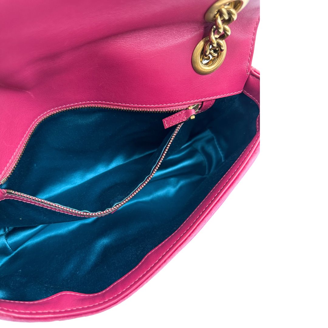 Borsa Gucci Marmont velvet media in velluto rosa