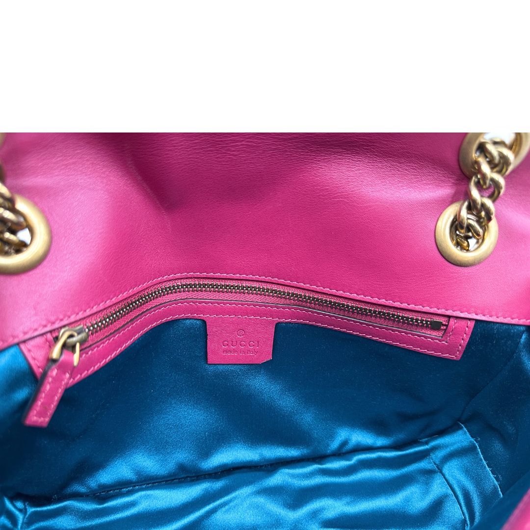 Borsa Gucci Marmont velvet media in velluto rosa