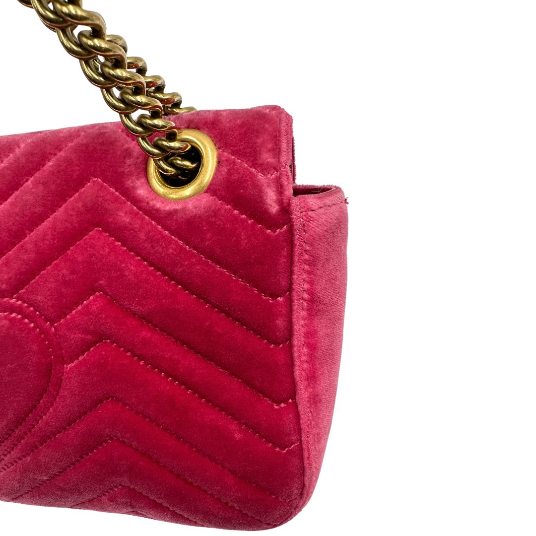 Borsa Gucci Marmont velvet media in velluto rosa